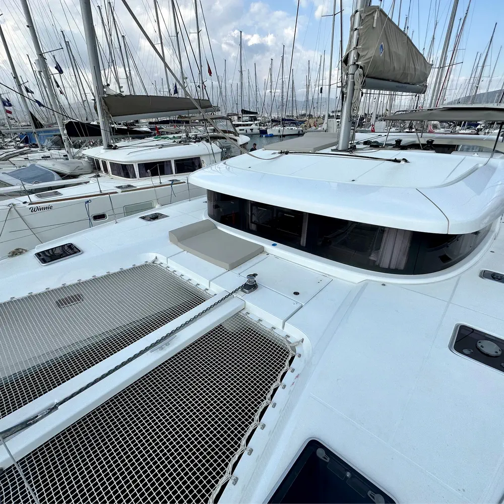 Sail Arcturus 10
