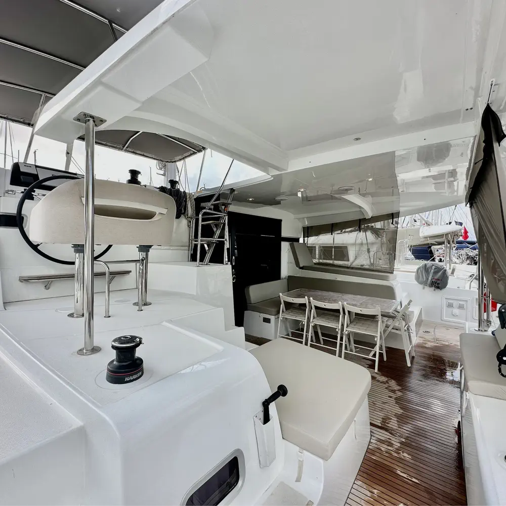 Sail Arcturus 19
