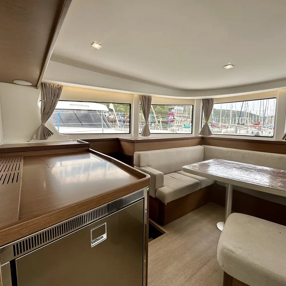 Sail Arcturus 23