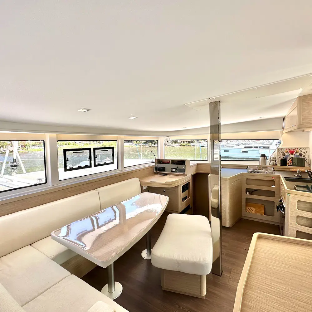 Sail Proteus 7
