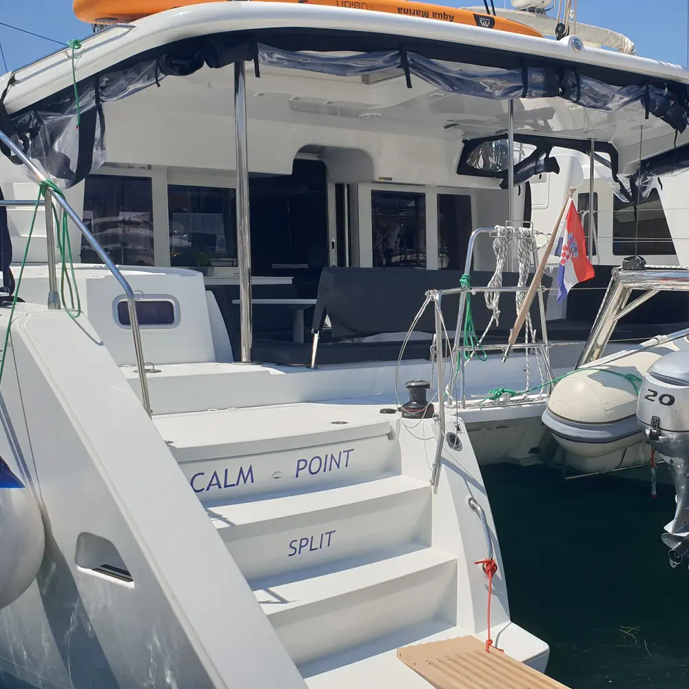 Main image of catamaran, Lagoon 450 Fly CALM POINT