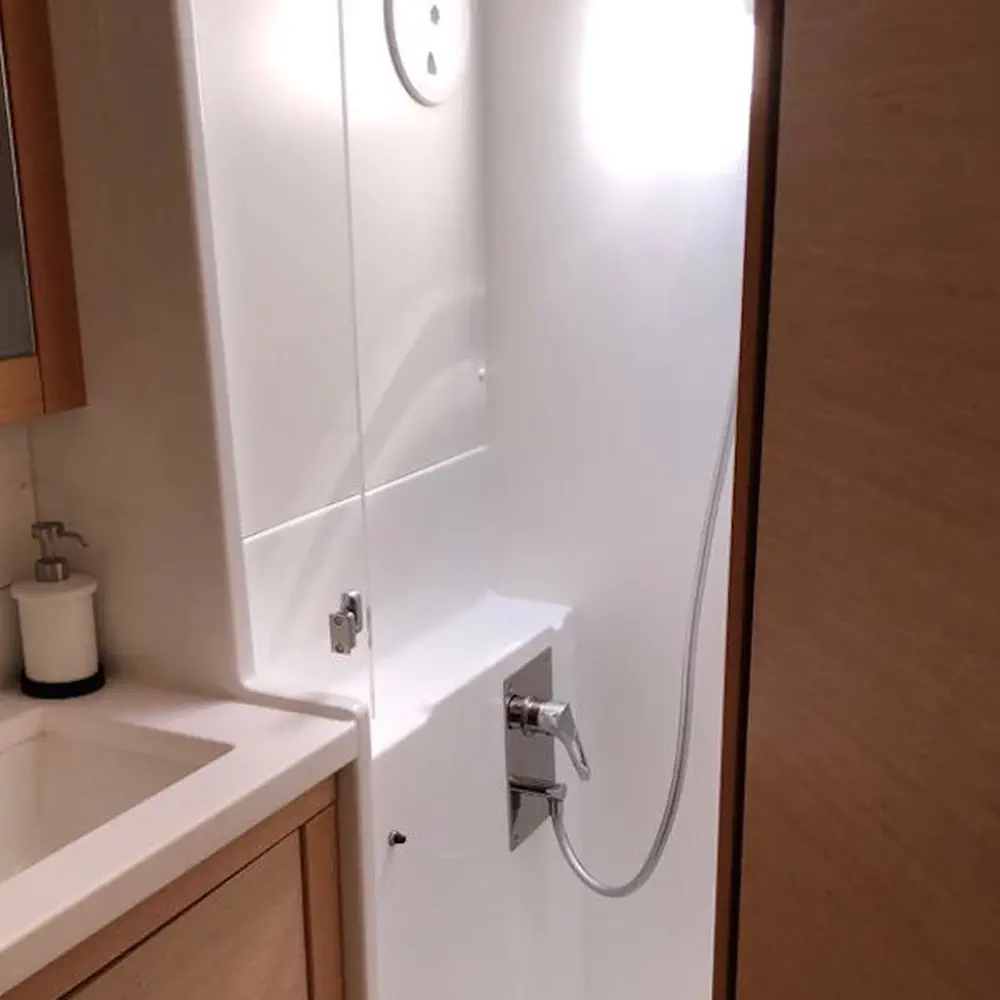 Oceana (VIP Equipment incl A/C, Generator, Water Maker, PS 4, Dishwasher, Washer+Dryer) 10
