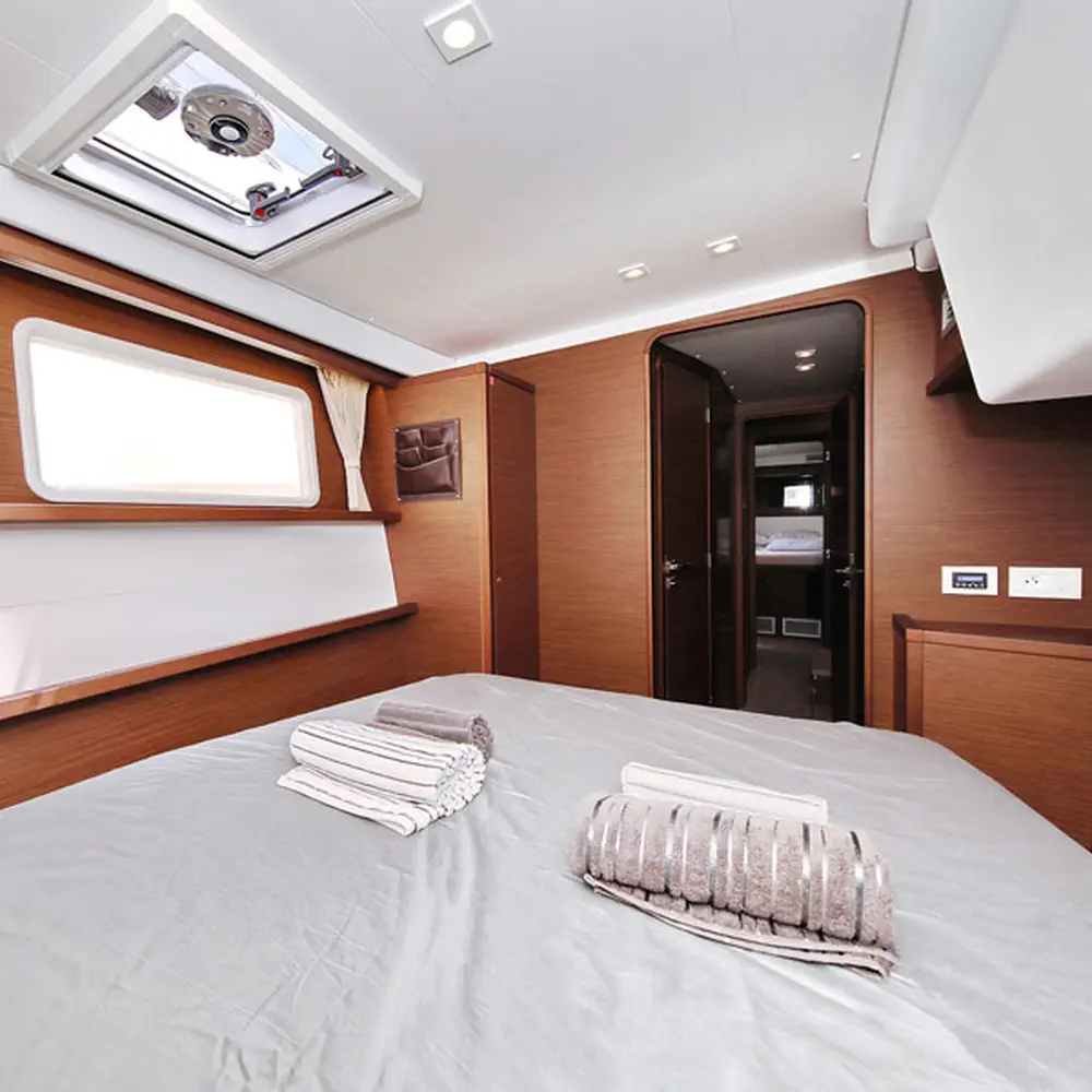 PARADISE 44