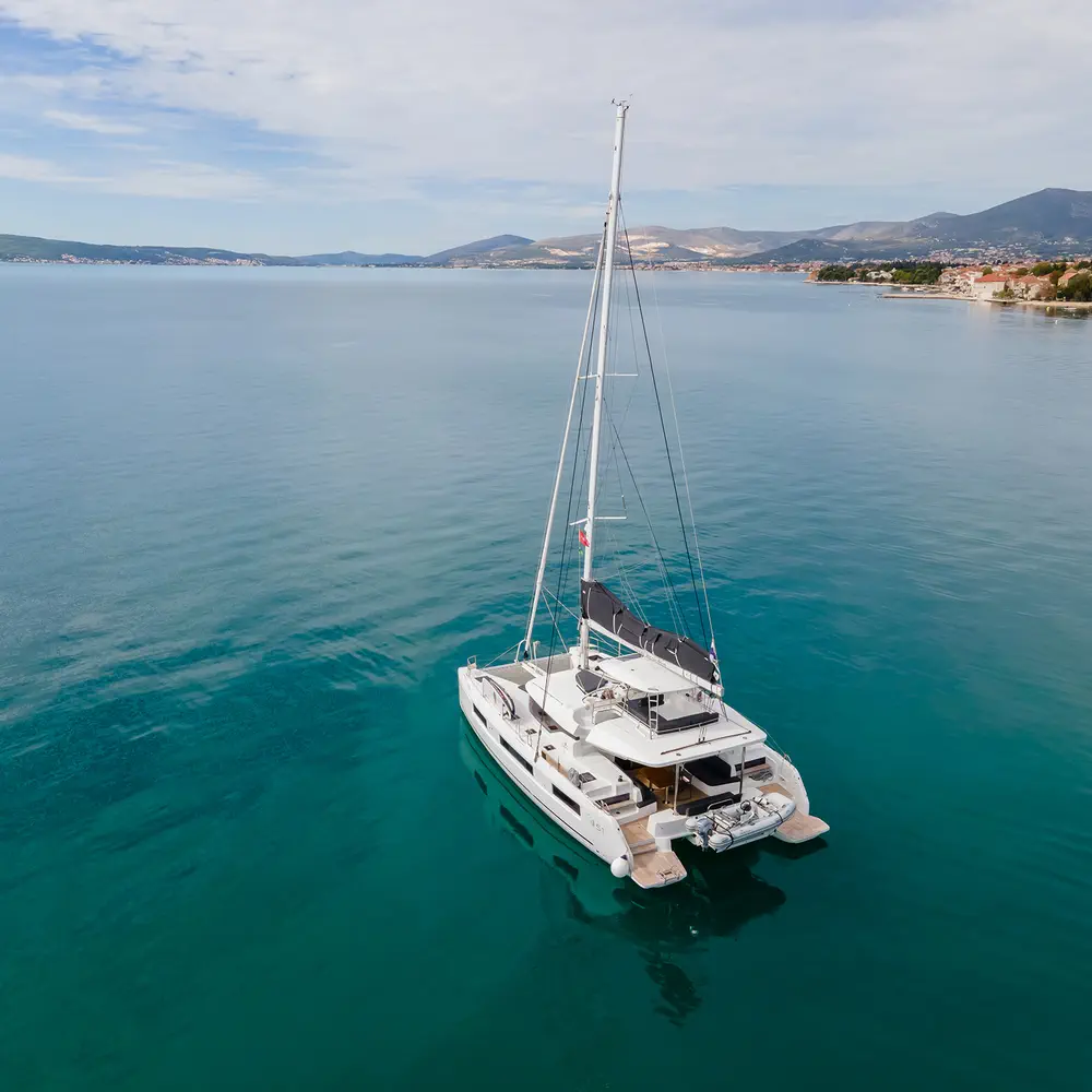 LAVINA 8