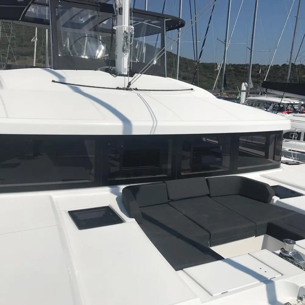 Big Mama (AC, WM, Generator, Inverter, Tender Lift) 8