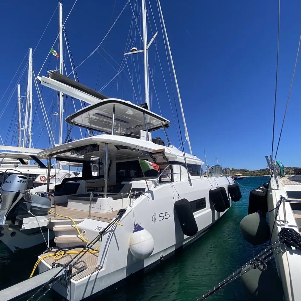 The Moon (SXM) 33