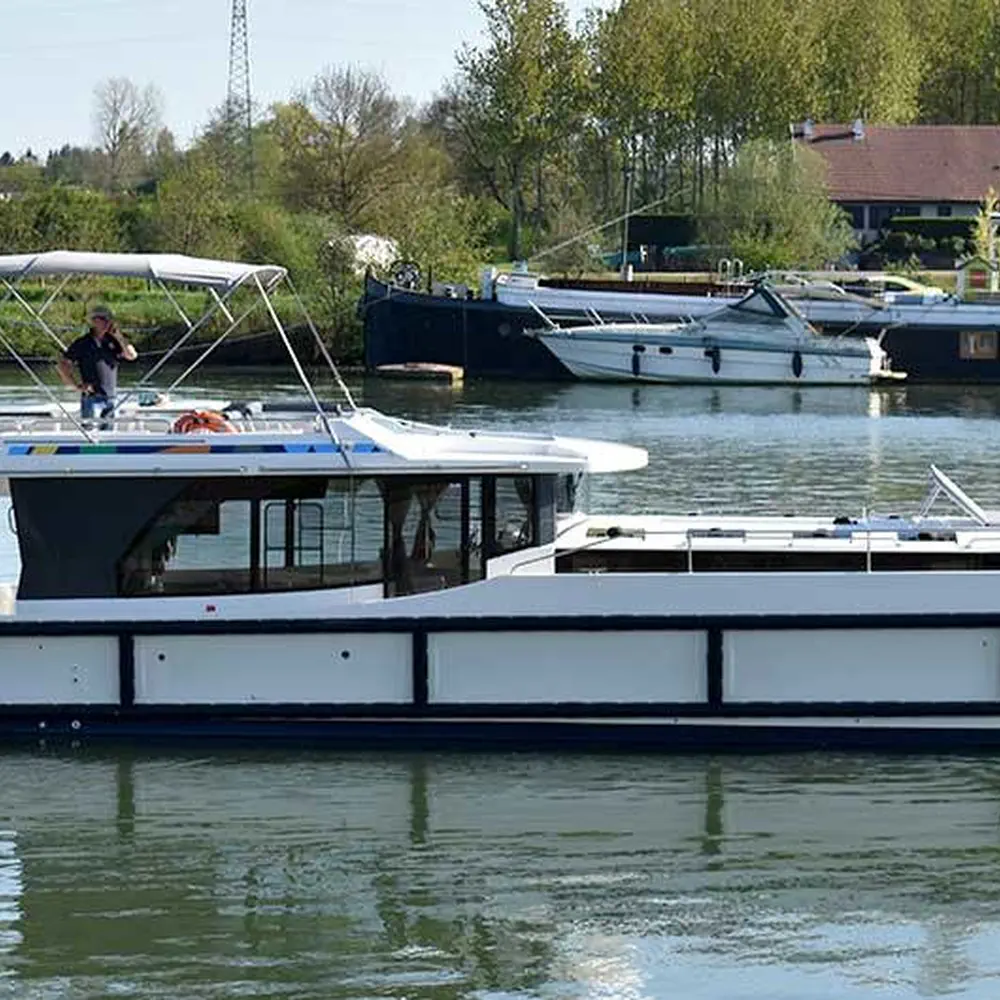Main image of motor boat, Horizon 5 Horizon 5 - Premier 22