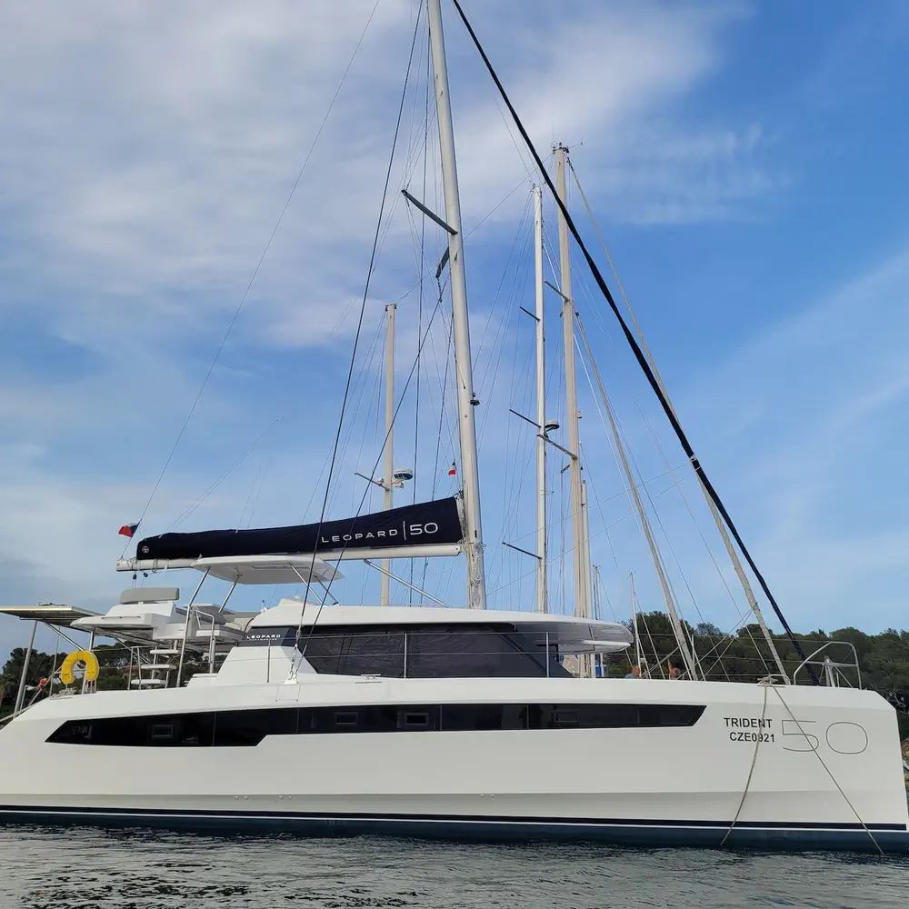 TRIDENT 16