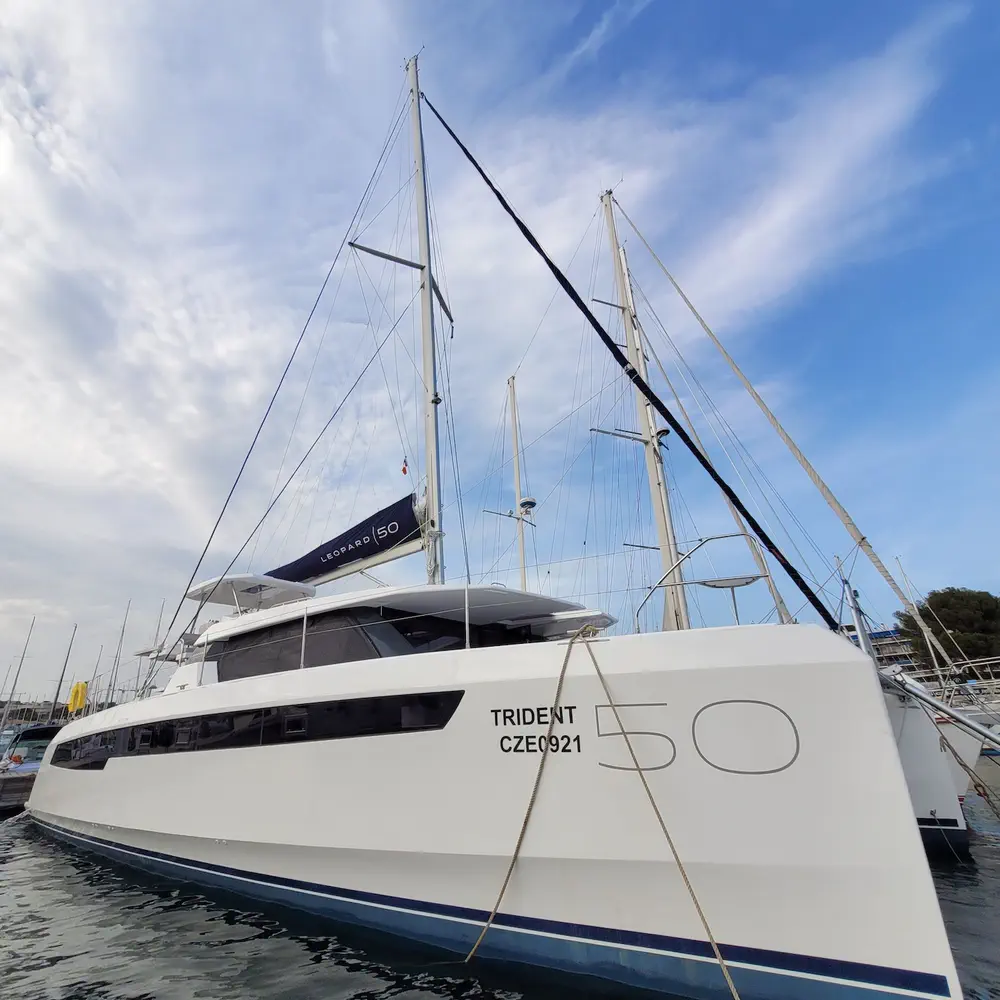 TRIDENT 17