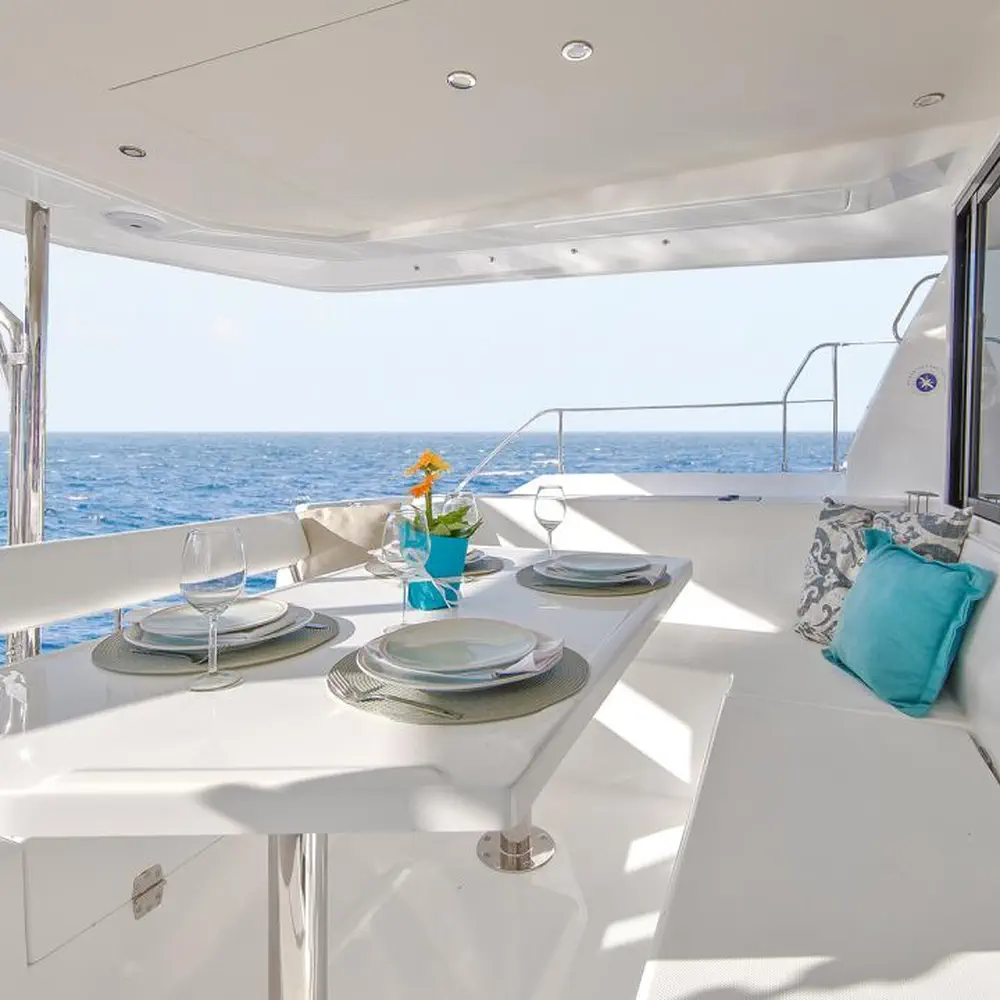 Moorings 433 PC Club 6