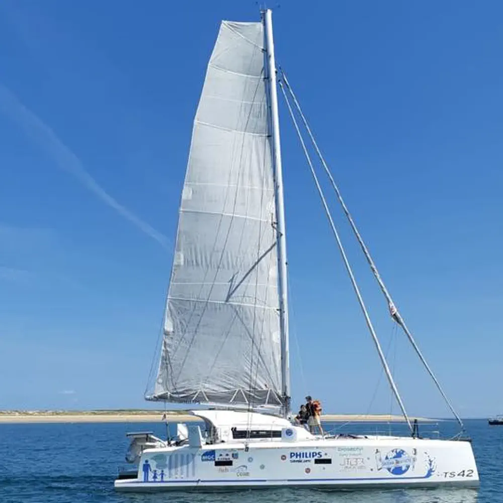 Main image of catamaran, TS 42 CASTOR