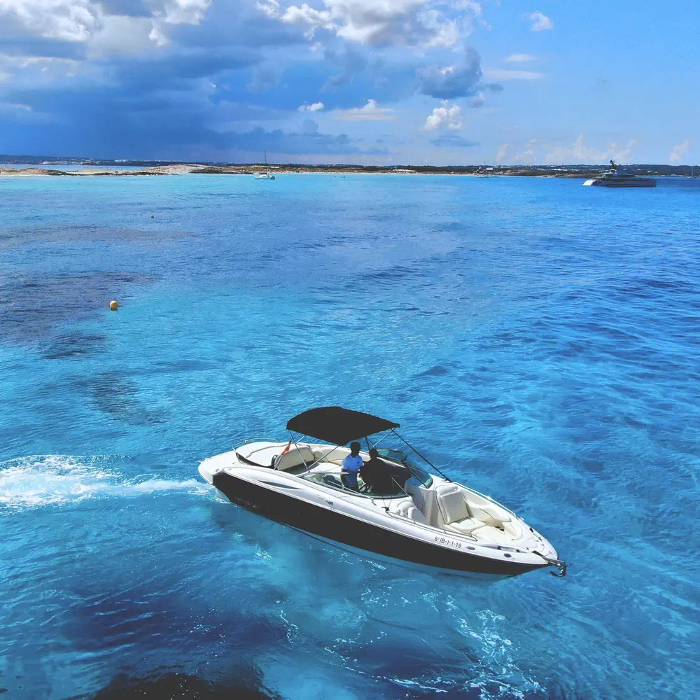 Main image of motor boat, Monterey 278 SS La Fiesta