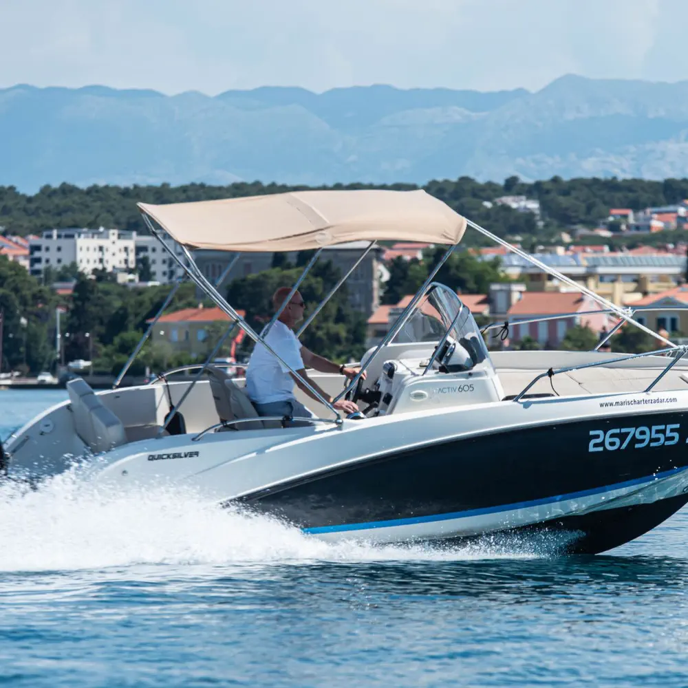 Quicksilver Activ 605 Sundeck 1