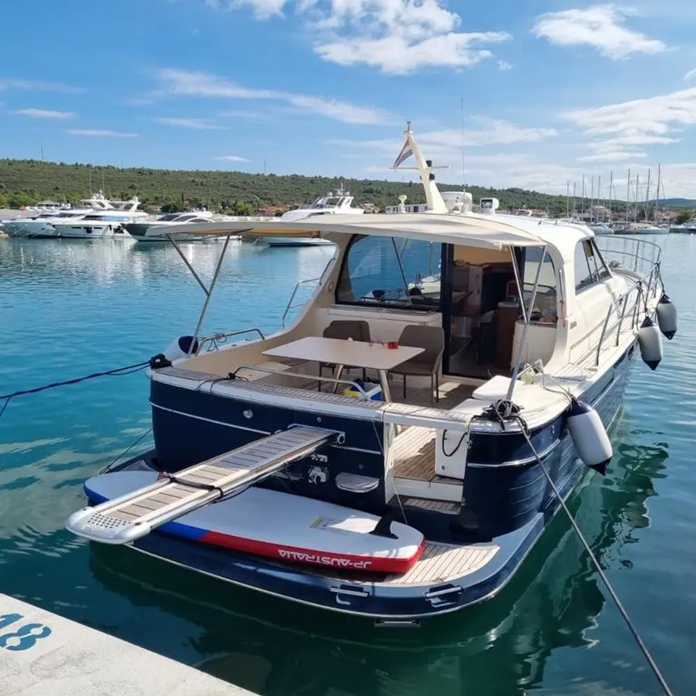 Tina II 8