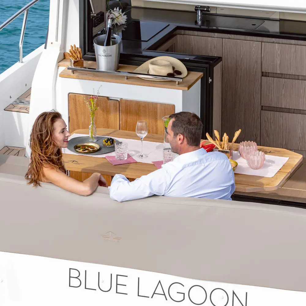 BLUE LAGOON 6