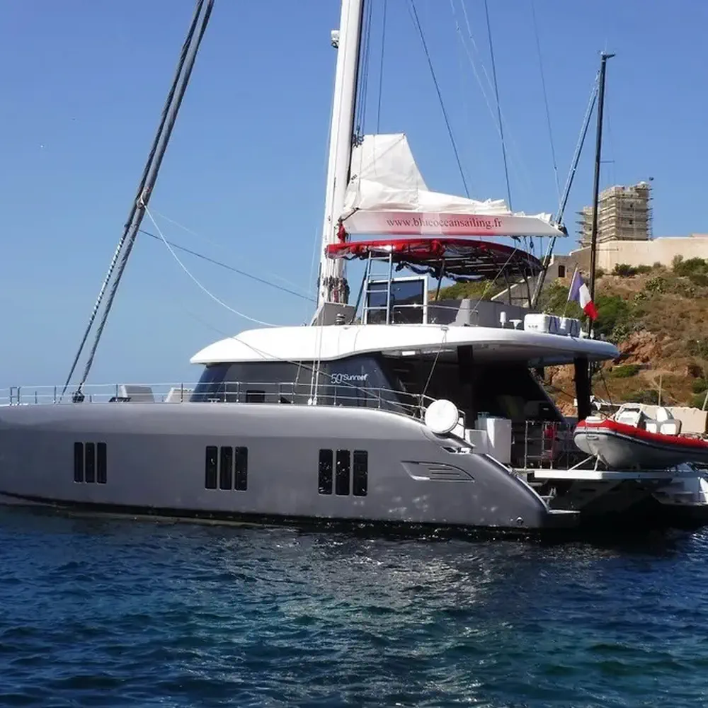https://dsmkaagprkqin.cloudfront.net/images/sunreef-yachts/catamaran/sunreef-50/4521635740000106104-1746553278413549761-liberta-1000x1000.webp