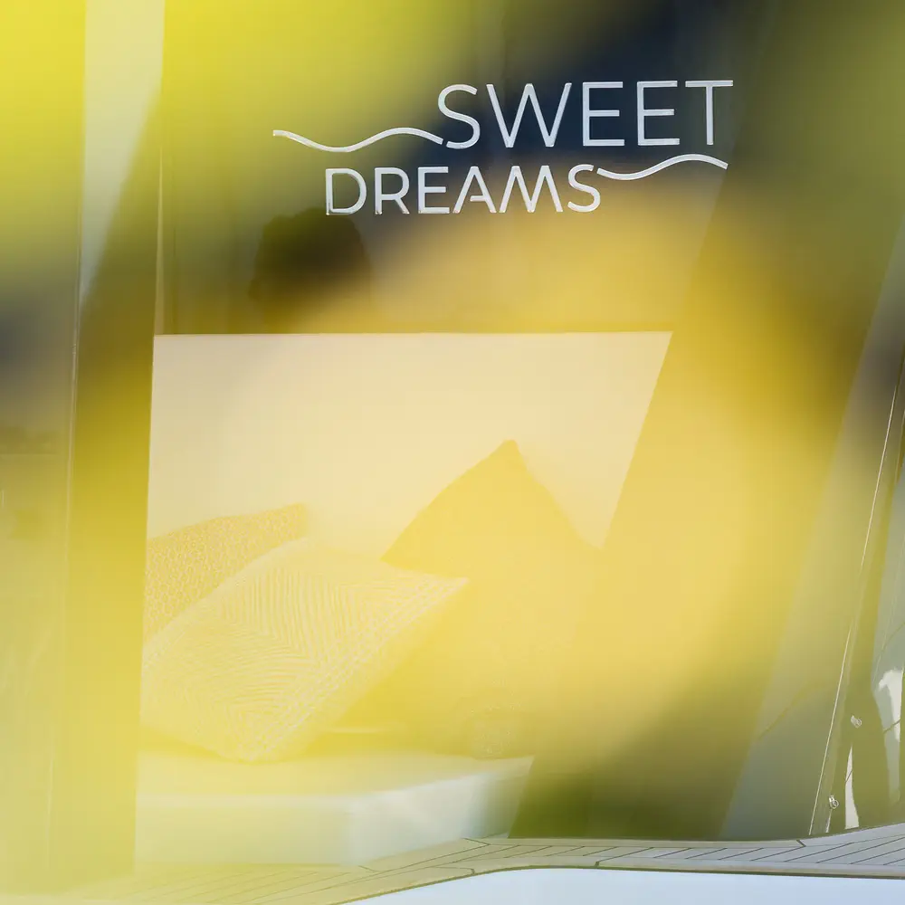 SWEET DREAMS 49