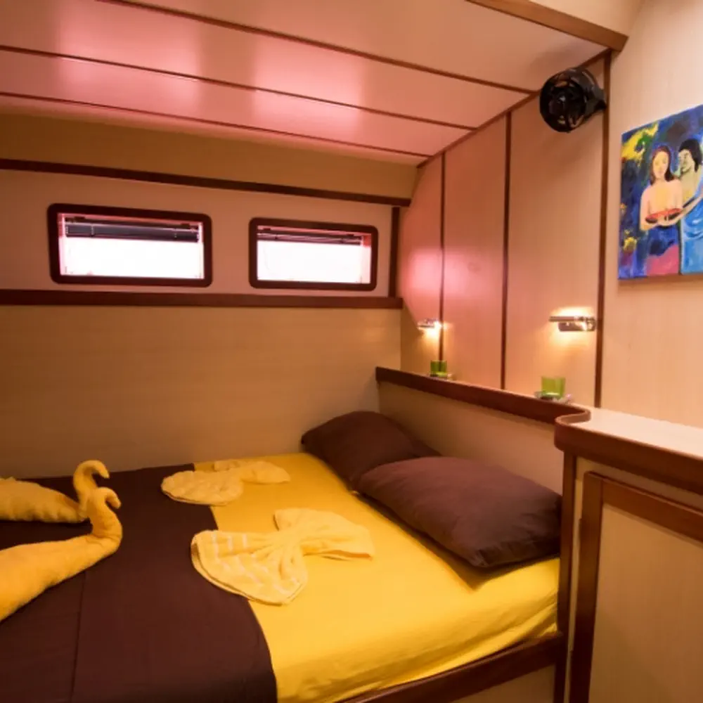 Cabin G12 10
