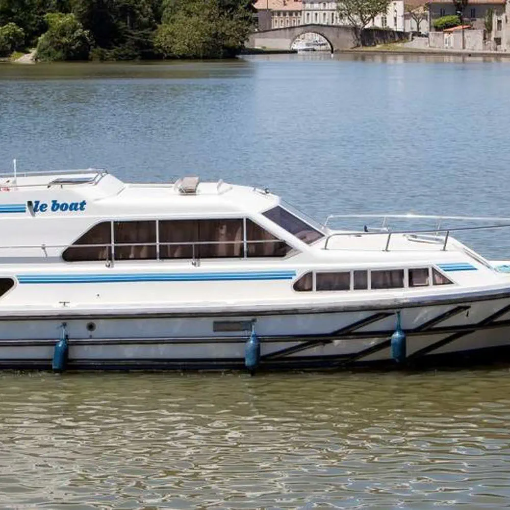 Main image of motor boat, Classique Classique - Budget 7