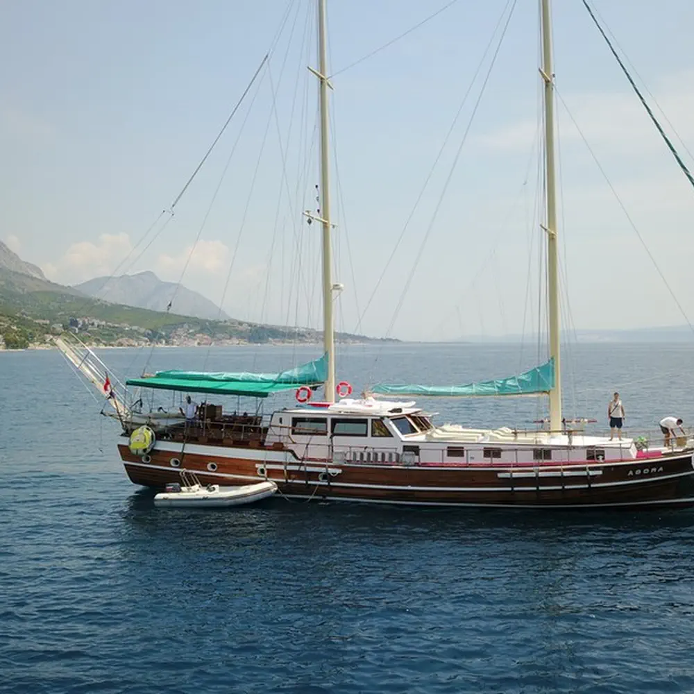 Agora 16