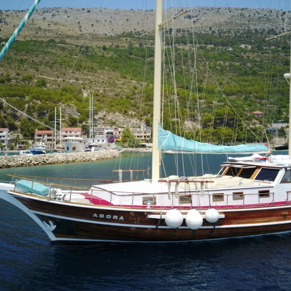 Agora 14
