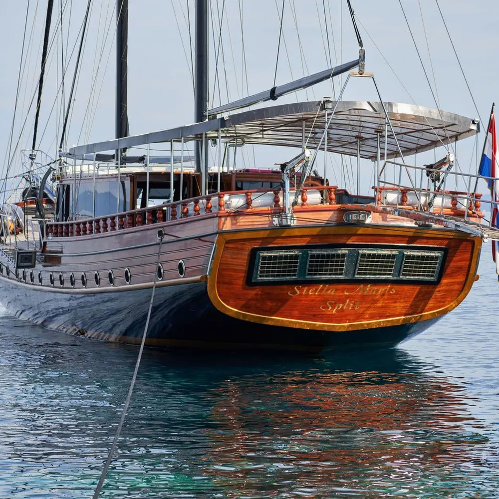 Stella Maris 48