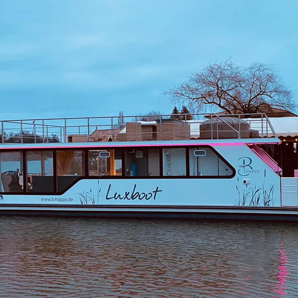 https://dsmkaagprkqin.cloudfront.net/images/unknown/houseboat/houseboat/5680527230000106889-1746787214295490429-paris-1000x1000.webp