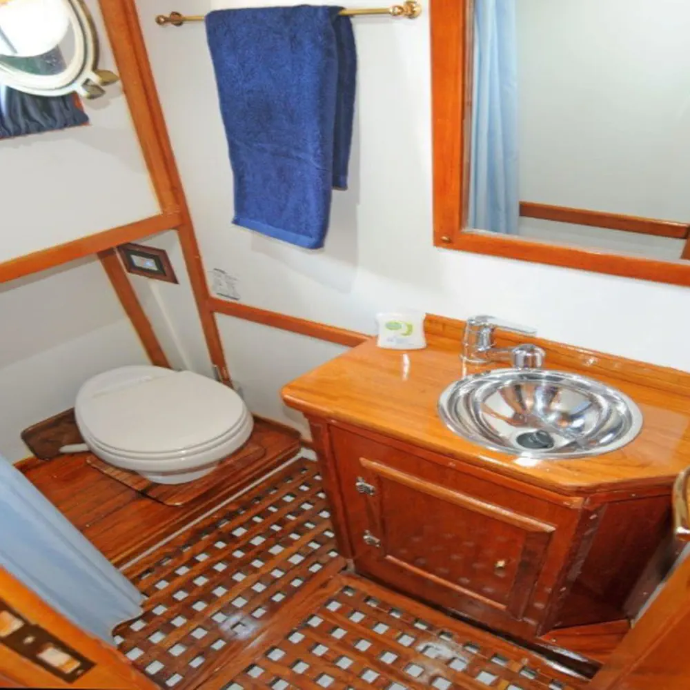 AEGEAS (air condition, generator) 5