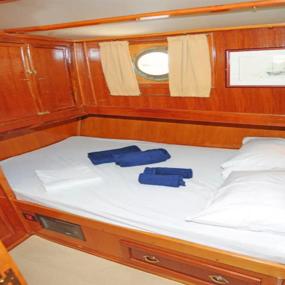 AEGEAS (air condition, generator) 12