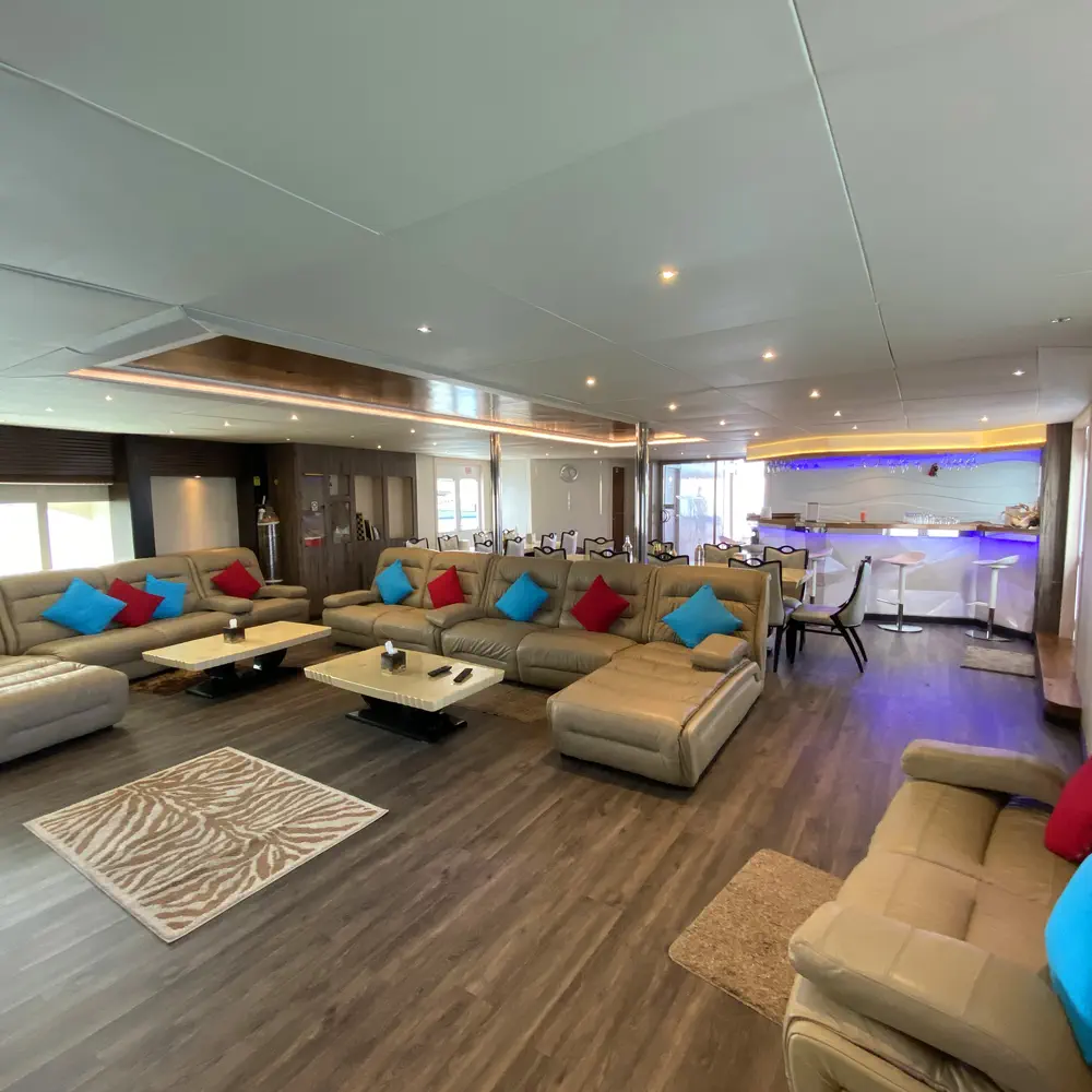 M/Y Honors Legacy 6