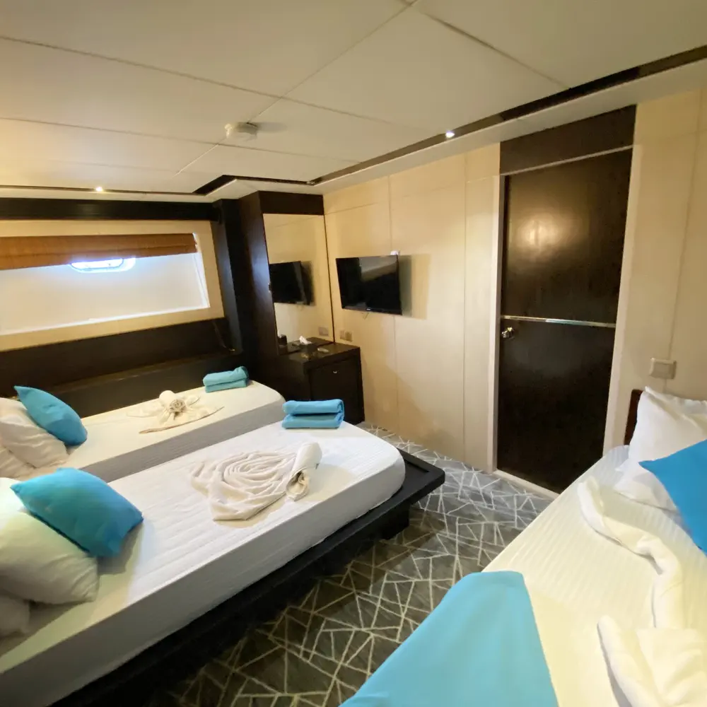 M/Y Honors Legacy 9