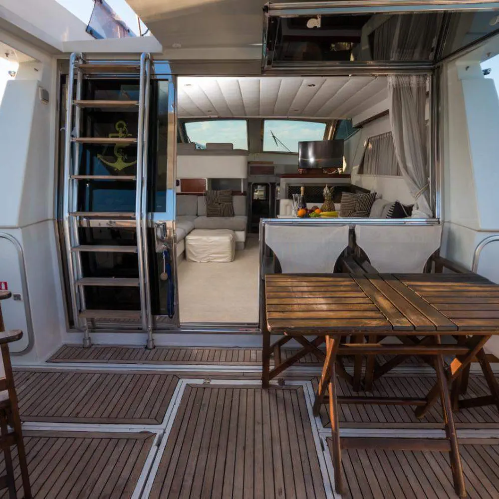 Ferretti 47 9