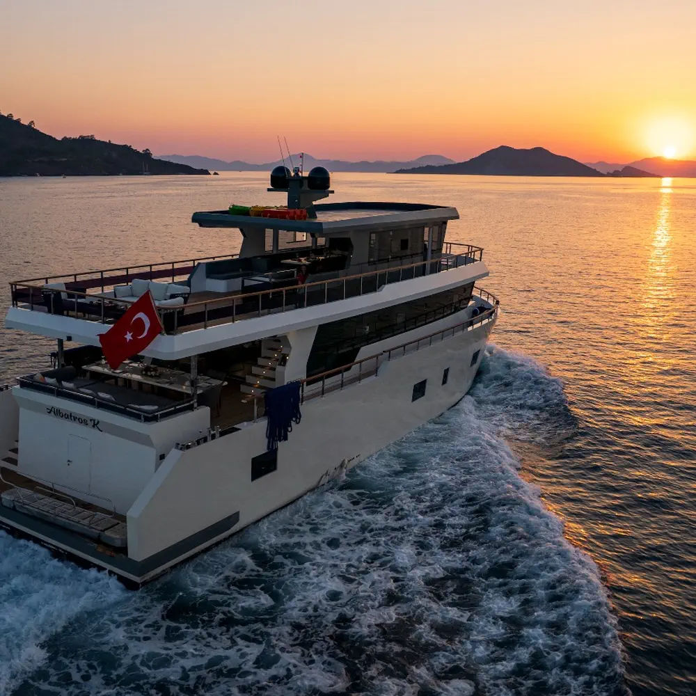 Albatros Explorer 24