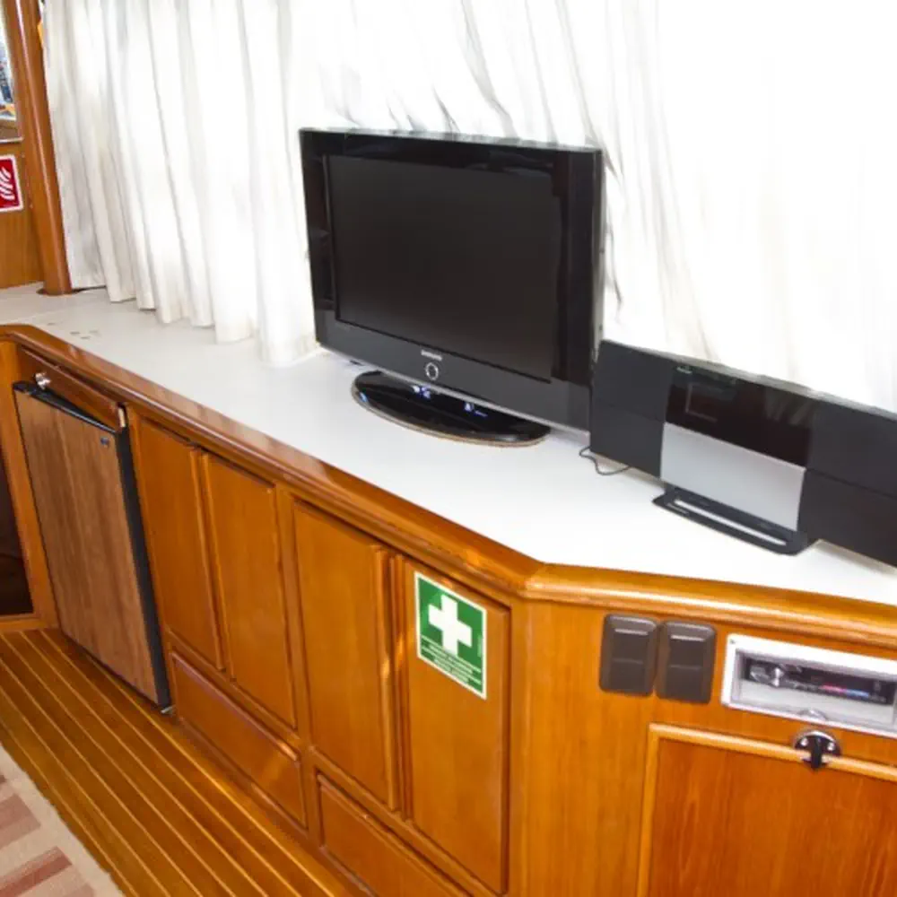 Royal  8