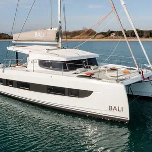 https://dsmkaagprkqin.cloudfront.net/thumbnails/bali-catamarans/catamaran/bali-catsmart/6087139520000100859-1746553365571527431-violante-300x300.webp