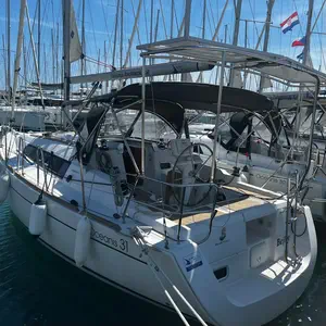 https://dsmkaagprkqin.cloudfront.net/thumbnails/beneteau/sail-boat/oceanis-31/705806860000101994-1746690104721175633-bejby-300x300.webp