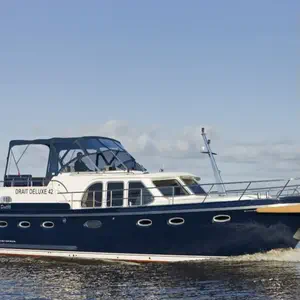https://dsmkaagprkqin.cloudfront.net/thumbnails/de-drait/motor-boat/de-drait-deluxe-42/1988692760000103511-1746552407756413354-drait-98-300x300.webp