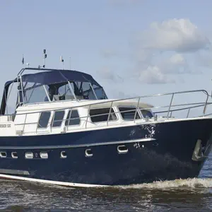 https://dsmkaagprkqin.cloudfront.net/thumbnails/de-drait/motor-boat/de-drait-impression-1280/1988613120000103511-1746555143420457155-drait-73-300x300.webp