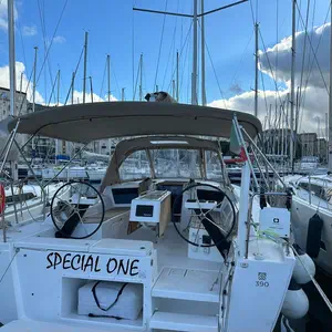 https://dsmkaagprkqin.cloudfront.net/thumbnails/dufour-yachts/sail-boat/dufour-390-grand-large/4748800060000103072-1746696629015961608-special-one-300x300.webp