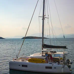 https://dsmkaagprkqin.cloudfront.net/thumbnails/lagoon/catamaran/lagoon-42/2653013750000101384-1746631351385577007-chamotte-300x300.webp