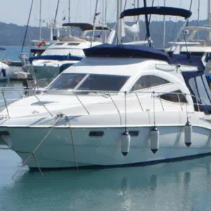 https://dsmkaagprkqin.cloudfront.net/thumbnails/sealine/motor-boat/sealine-f34/2439256960000103391-1746690134899110808-little-one-300x300.webp