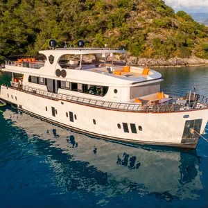 https://dsmkaagprkqin.cloudfront.net/thumbnails/unknown/motoryacht/motoryacht/5518819270000106765-1746620706525706355-simay-s-300x300.webp